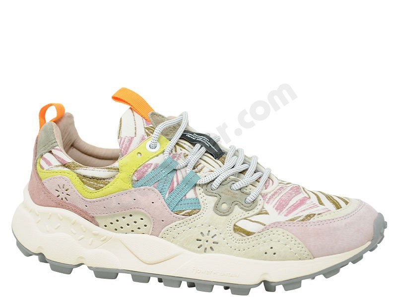 Flower Mountain Yamano 3 Woman painted pink weiss milit&auml;r